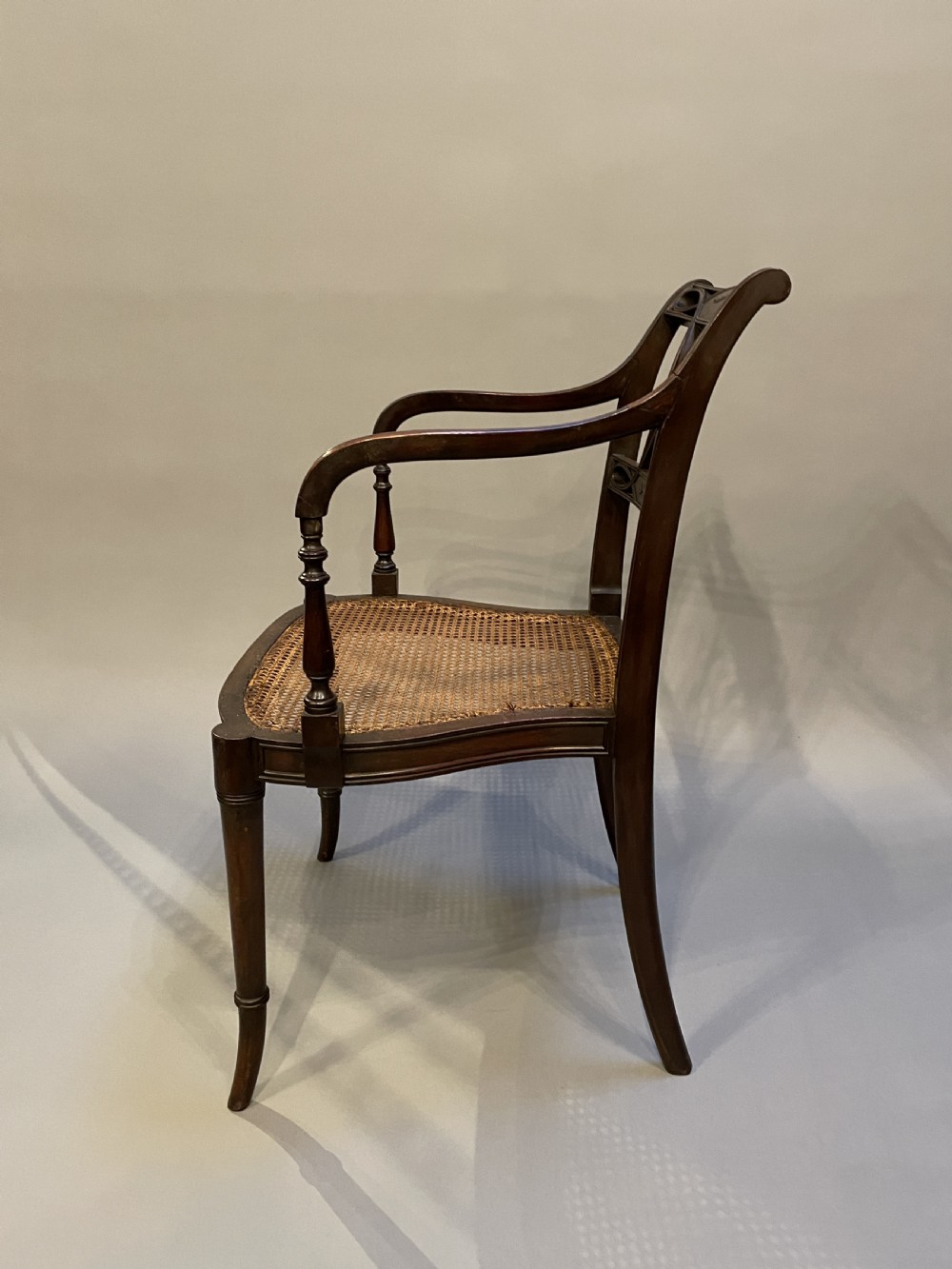 Sheraton Design Elbow Chair View II