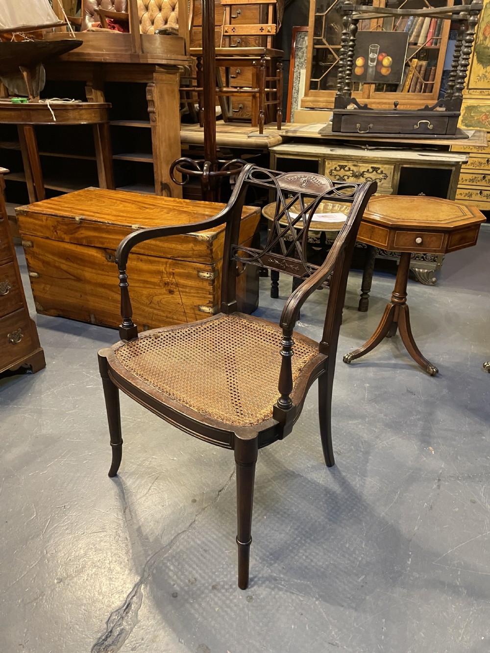 Sheraton Design Elbow Chair View VI