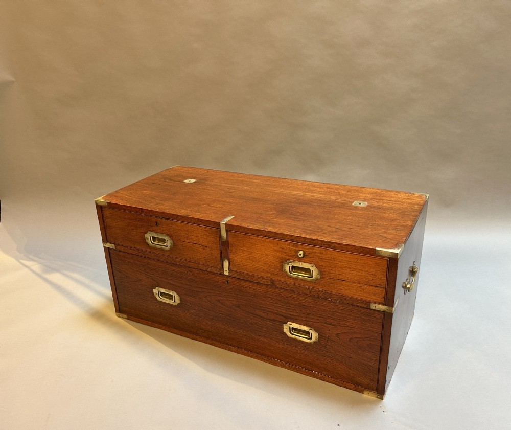 Campaign chest of drawers