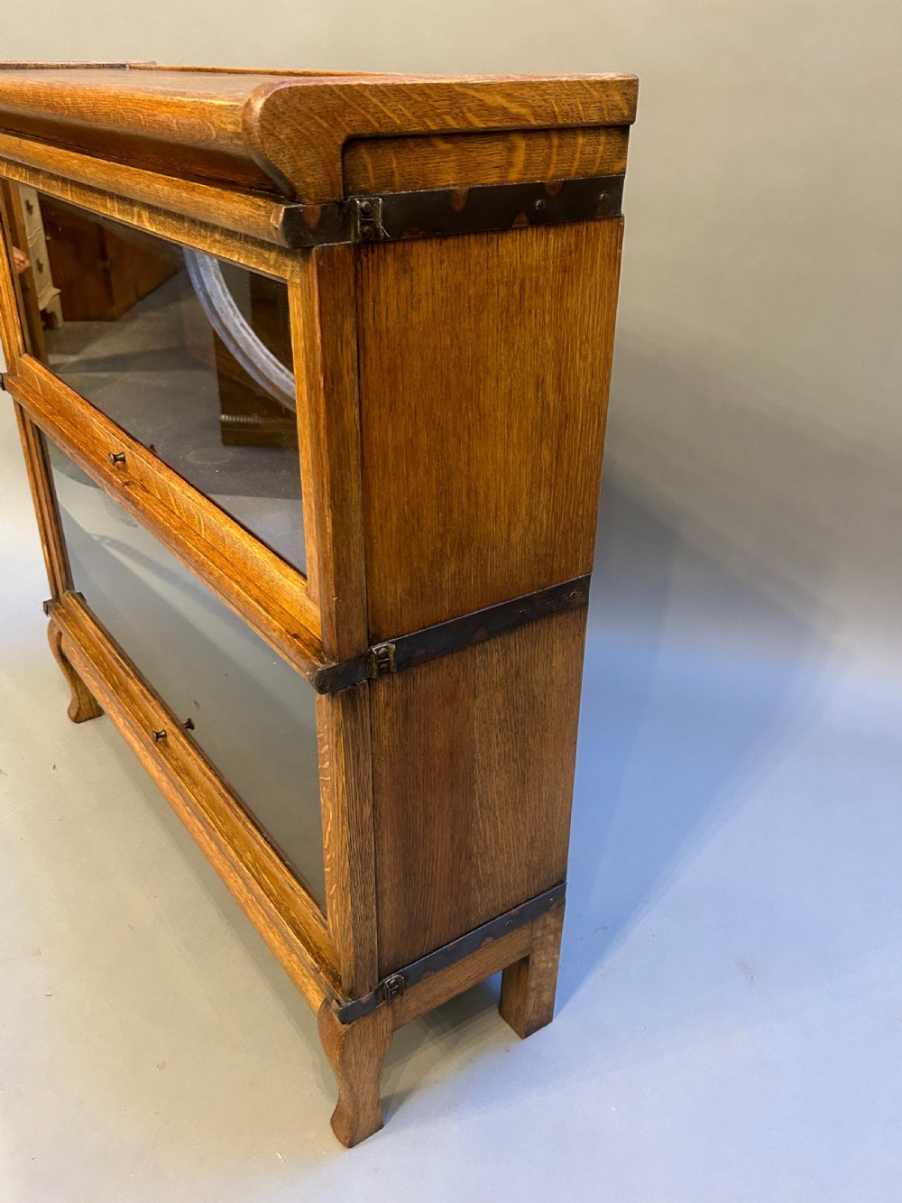 Globe wernicke oak bookcase View V
