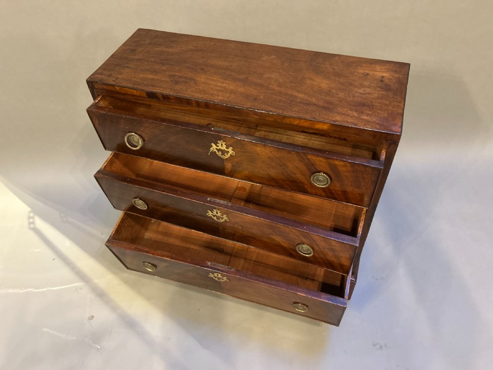 George III  mahogany hall chest of drawers View III