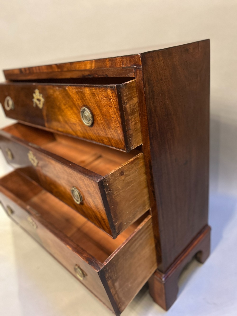 George III  mahogany hall chest of drawers View IV