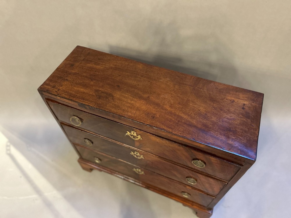 George III  mahogany hall chest of drawers View II