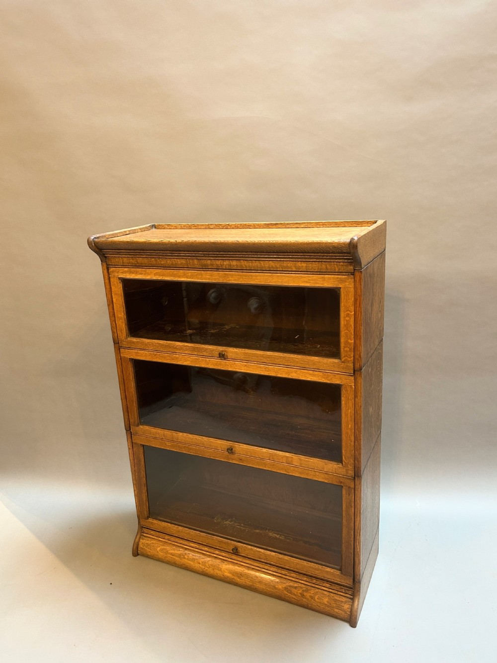 Globe Wernicke Type Stacking Booking