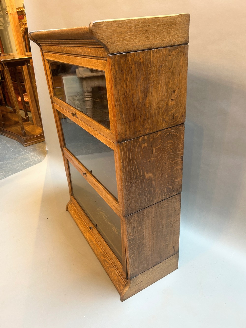 Globe Wernicke Type Stacking Booking View III