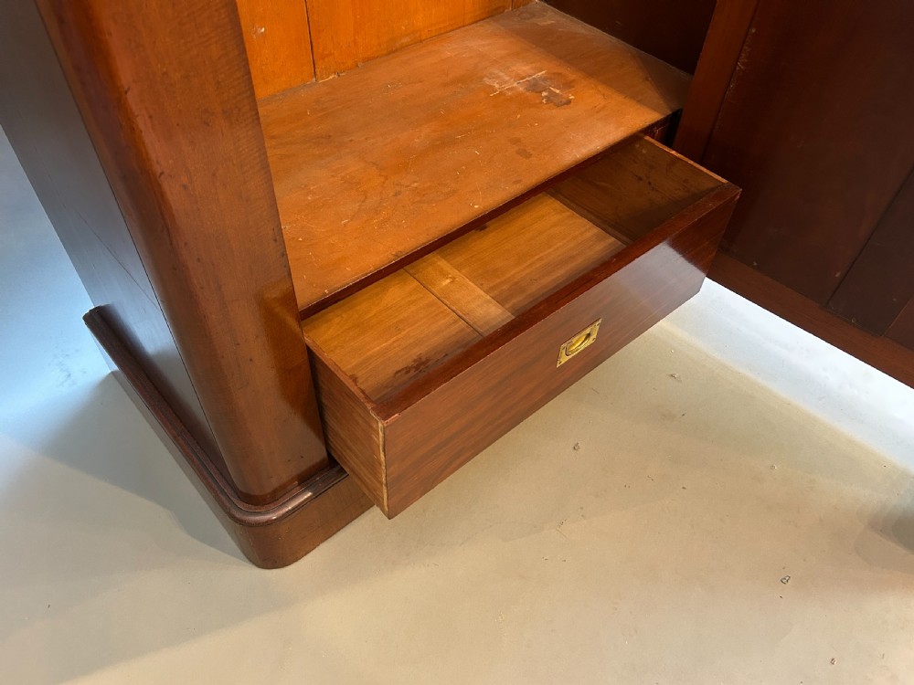 Victorian mahogany wardrobe, Maples View V