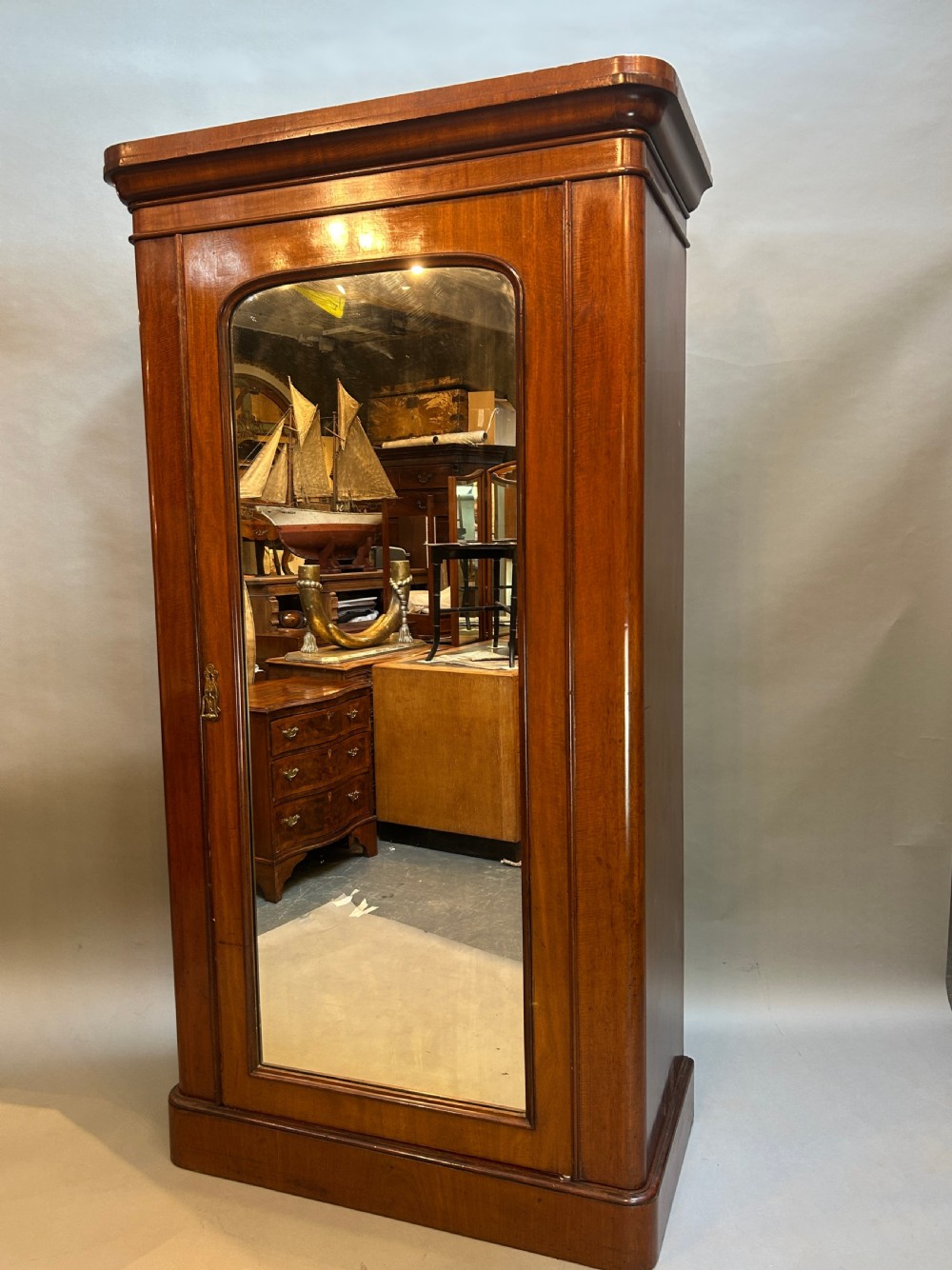 Victorian mahogany wardrobe, Maples View VI