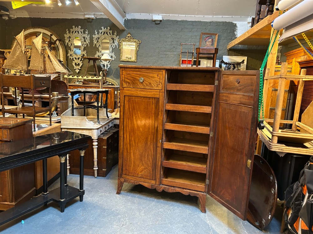 George III mahogany wardrobe of small proportions View X