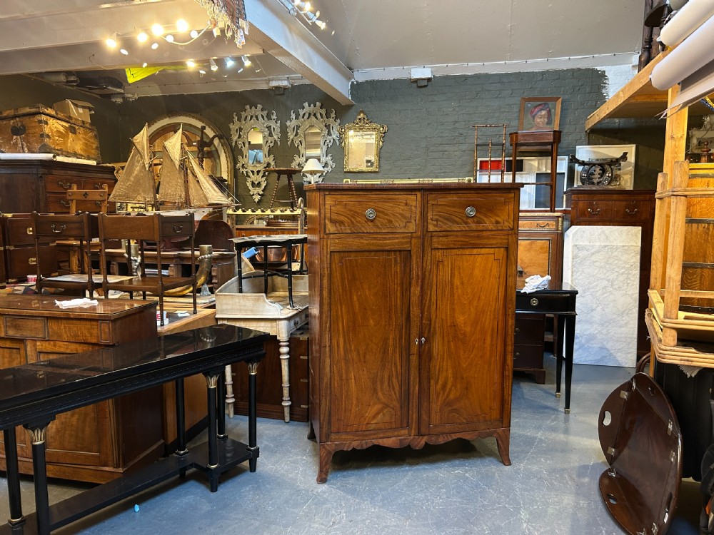 George III mahogany wardrobe of small proportions View XIV