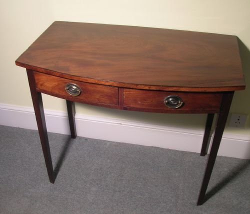 Georgian Bowfronted Mahogany Side Table