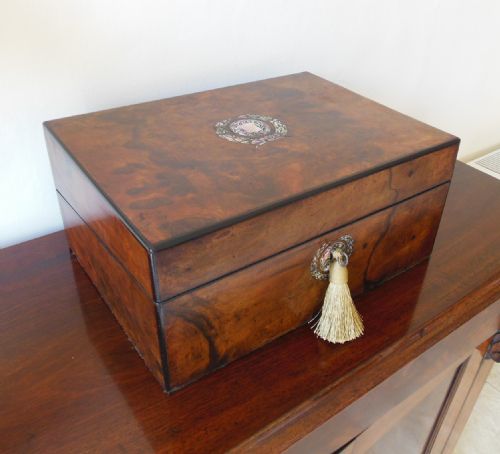 Georgian Burr Walnut Inlaid Writing Slope