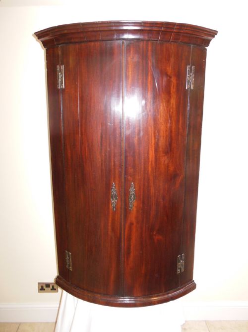 Georgian Mahogany Corner Cupboard