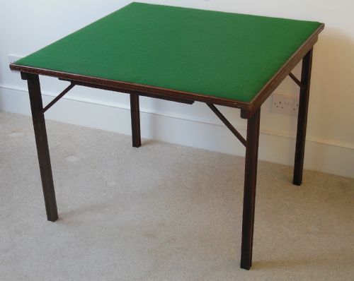 A Squeezer (Collapsable) Mahogany Card Table