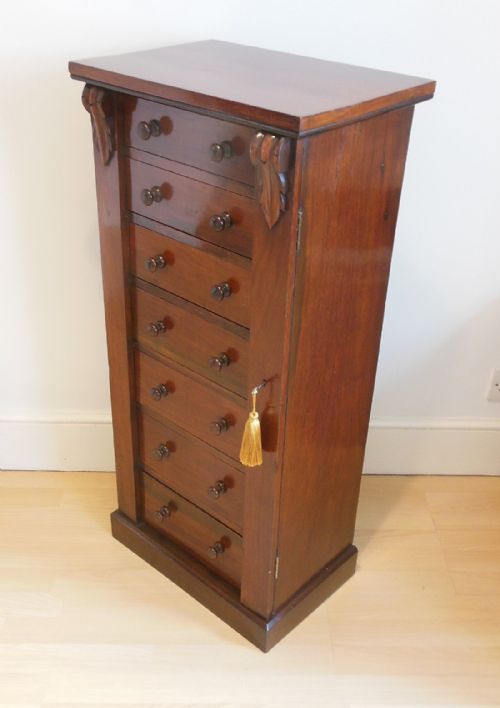 Mahogany Wellington Chest