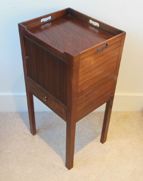 Georgian Mahogany Bedside Cabinet
