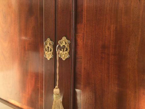 GEORGIAN MAHOGANY CORNER CABINET - ADDITIONAL PHOTO 5