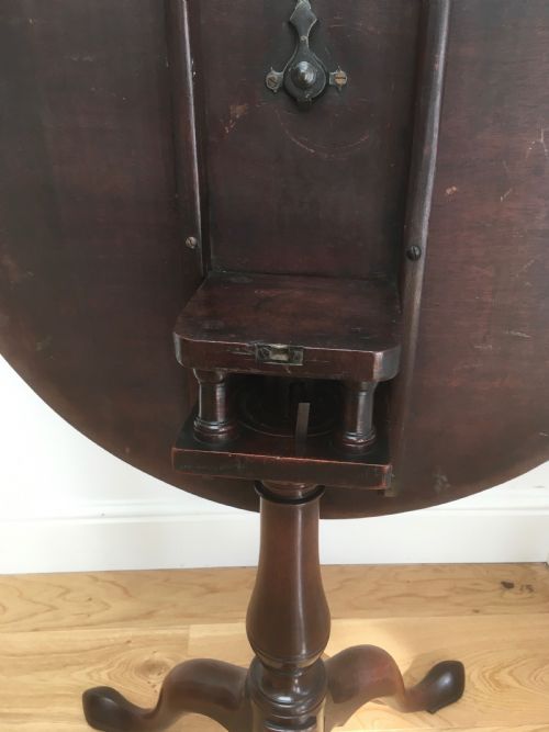 GEORGIAN MAHOGANY TILT TOP TABLE - ADDITIONAL PHOTO 9