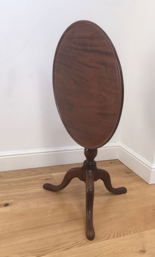 GEORGIAN MAHOGANY TILT TOP TABLE - ADDITIONAL PHOTO 3