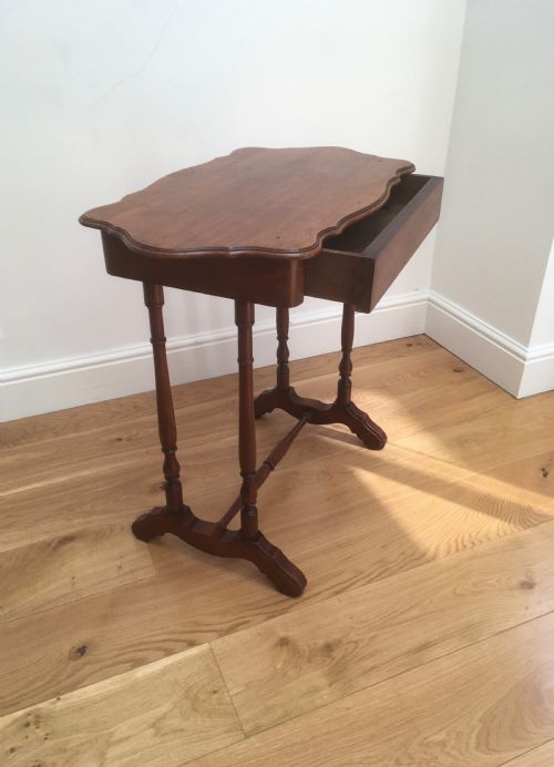VICTORIAN MAHOGANY SIDE TABLE WITH DRAWER - ADDITIONAL PHOTO 3