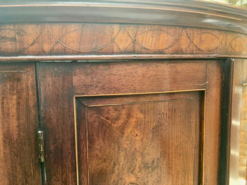 GEORGIAN MAHOGANY BOW FRONTED CORNER CABINET - ADDITIONAL PHOTO 11