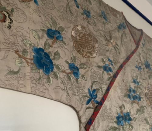 CHINESE SILK EMBROIDERED CHILD'S ROBE - ADDITIONAL PHOTO 2