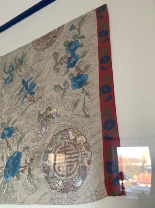 CHINESE SILK EMBROIDERED CHILD'S ROBE - ADDITIONAL PHOTO 5