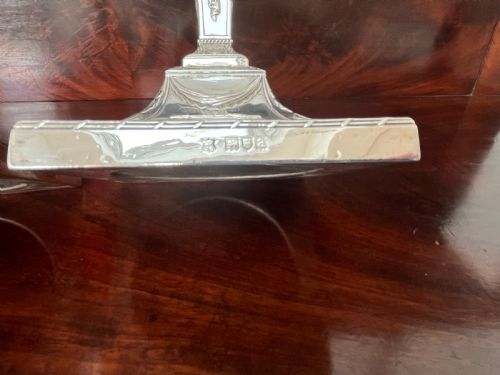 PAIR OF VICTORIAN SILVER CANDLESTICKS BY GOLDSMITHS SILVERSMITHS CO - ADDITIONAL PHOTO 3