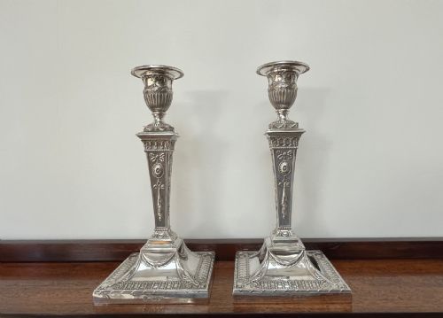 PAIR OF VICTORIAN SILVER CANDLESTICKS BY GOLDSMITHS SILVERSMITHS CO - ADDITIONAL PHOTO 4