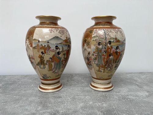 PAIR OF MEIJI PERIOD SATSUMA VASES - ADDITIONAL PHOTO 4