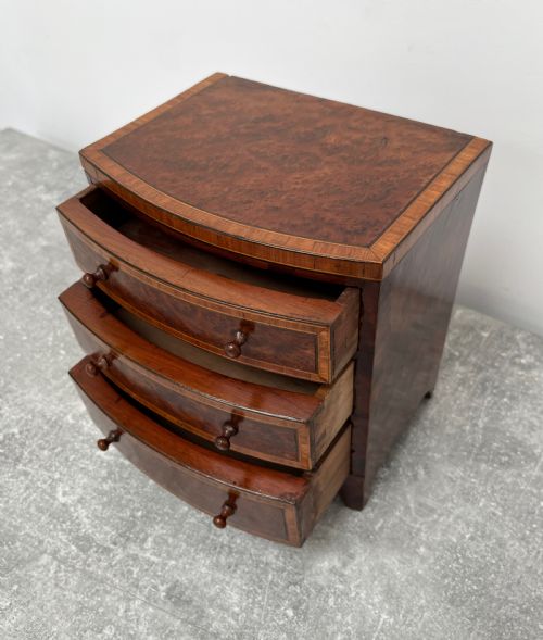 MINIATURE AMBOYNA CHEST OF DRAWERS - ADDITIONAL PHOTO 7