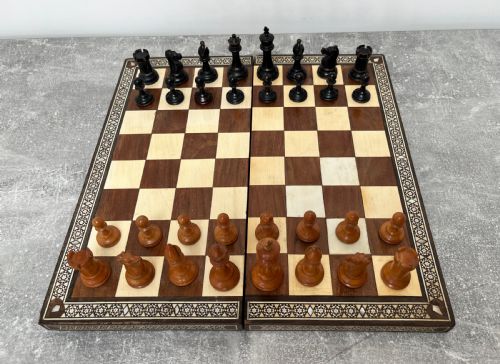 FOLDING CHESS BOARD STAUNTON STYLE CHESS SET - ADDITIONAL PHOTO 1