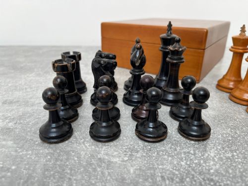 FOLDING CHESS BOARD STAUNTON STYLE CHESS SET - ADDITIONAL PHOTO 5