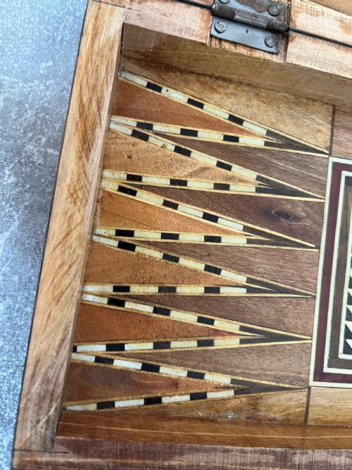 TRAVELLING CHESS AND BACKGAMMON BOARD - ADDITIONAL PHOTO 9
