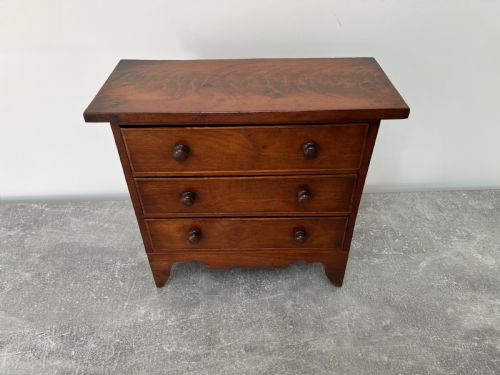 MINIATURE MAHOGANY CHEST OF DRAWERS - ADDITIONAL PHOTO 1
