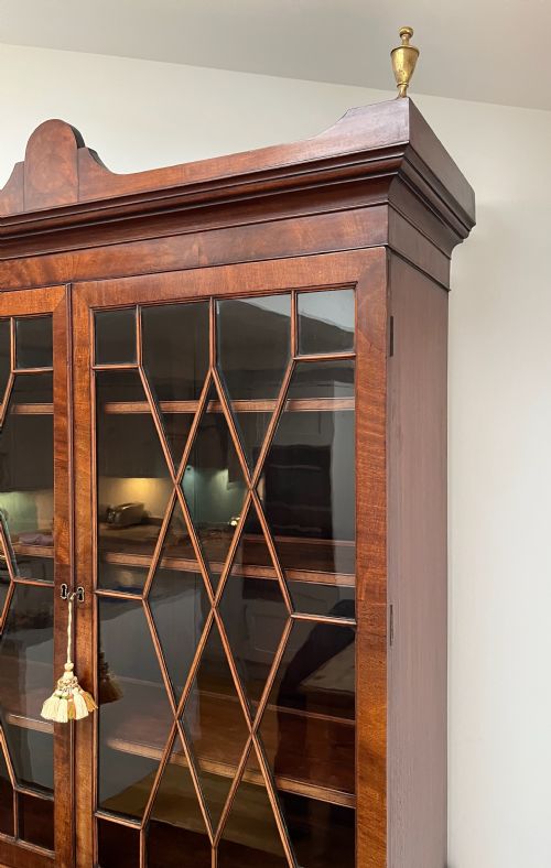 GEORGIAN MAHOGANY SECRETAIRE BOOKCASE - ADDITIONAL PHOTO 3