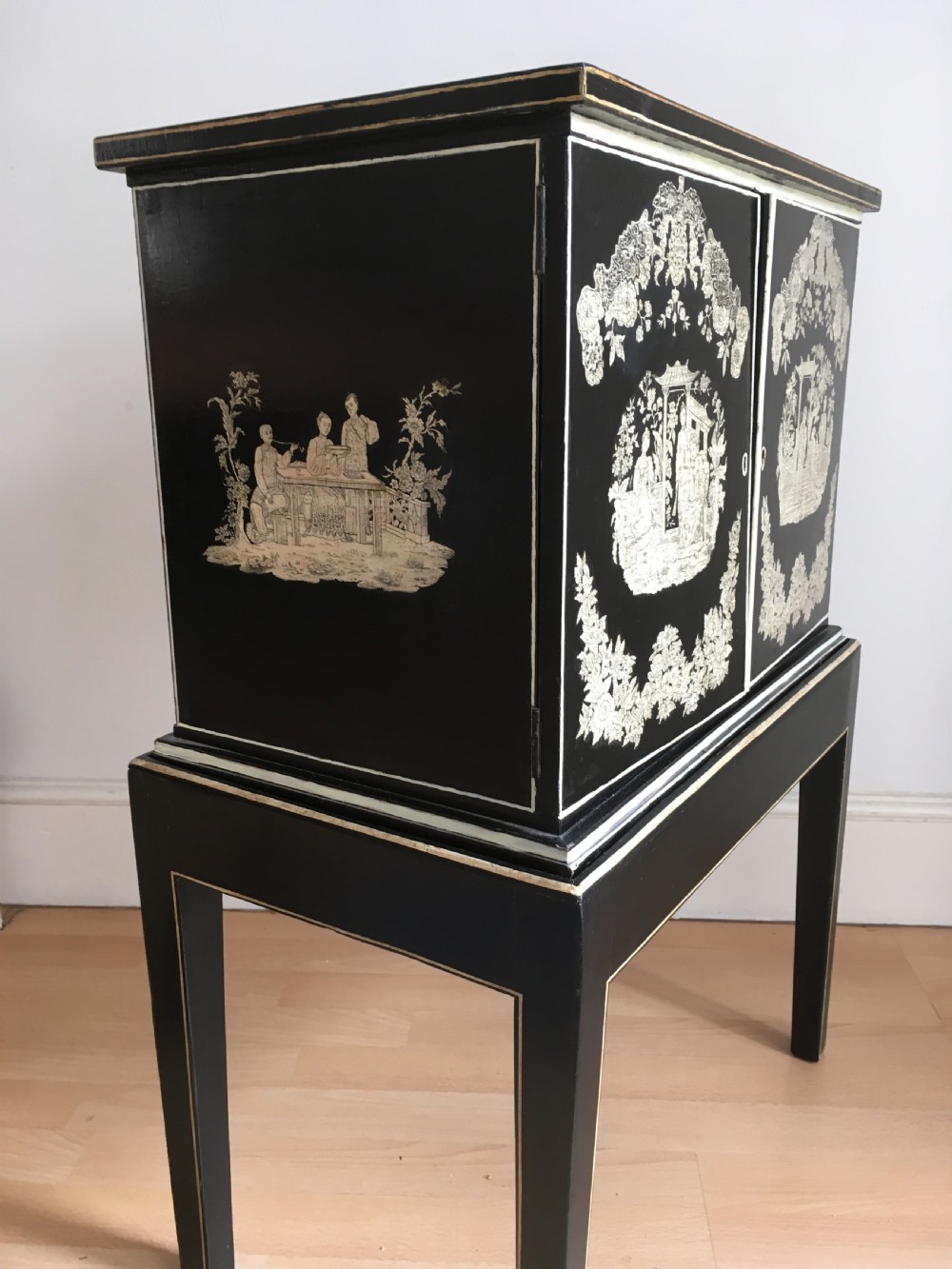 Chinese Penwork Cabinet on Stand View V