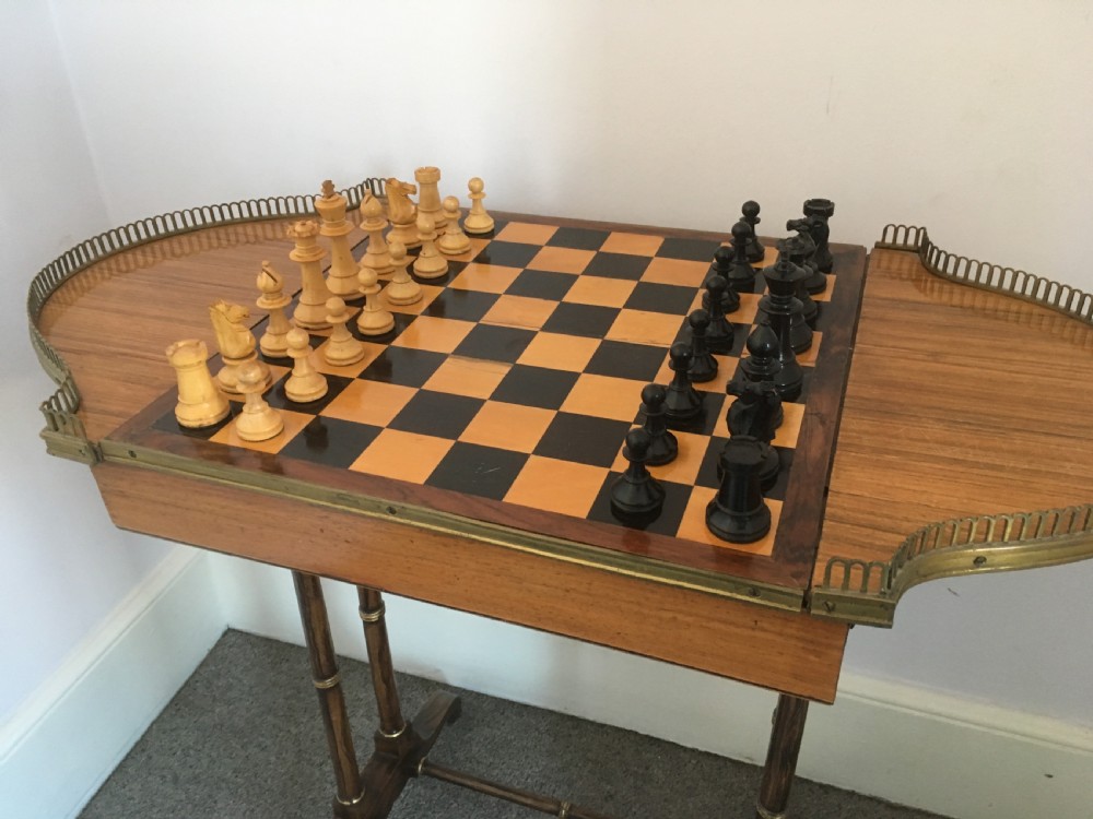 Early 20th Century Boxwood & Ebonised Staunton Pattern Chess Set View VI