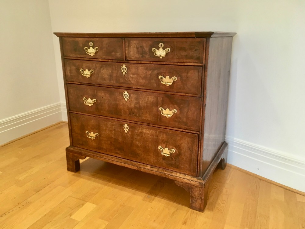 Early 18th Century Walnut Chest of Drawers