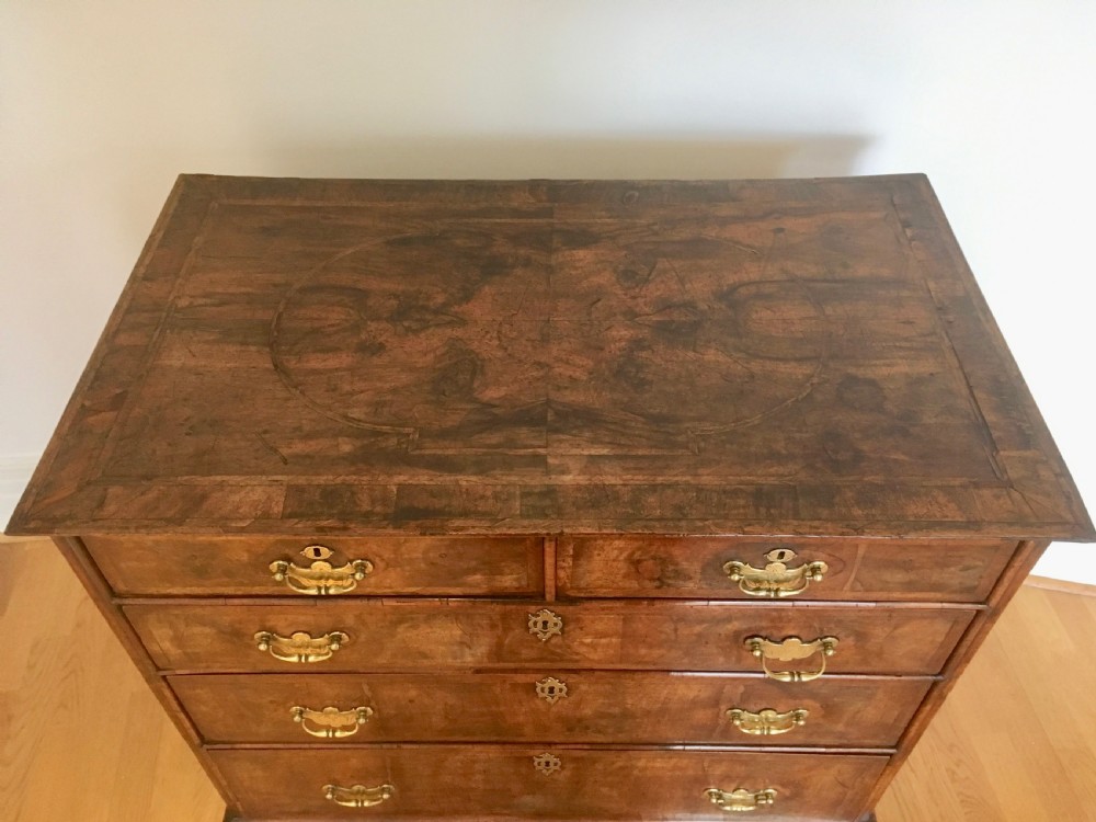 Early 18th Century Walnut Chest of Drawers View XI