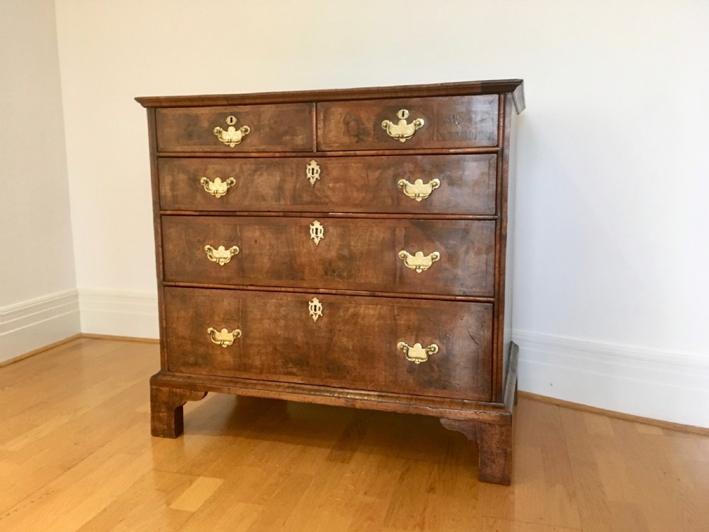 Early 18th Century Walnut Chest of Drawers View XIII