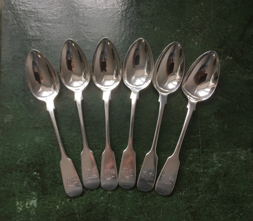 Mixed Set of 36 Pieces of Victorian Silver Fiddle Pattern Cutlery or Flatware View IV