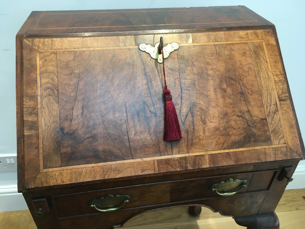 18th Century Walnut Bonheur du Jour  or Writing desk View XIII