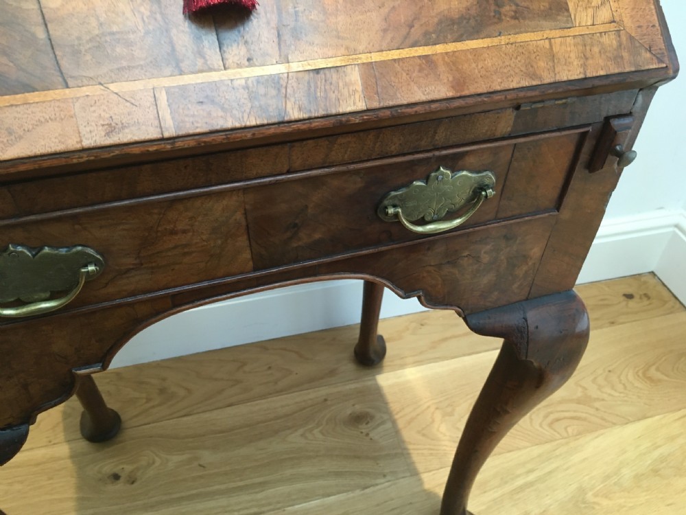 18th Century Walnut Bonheur du Jour  or Writing desk View XIV