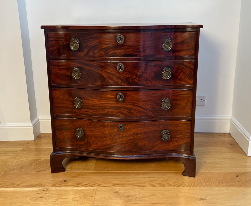 Georgian Mahogany Serpentine Chest of Drawers