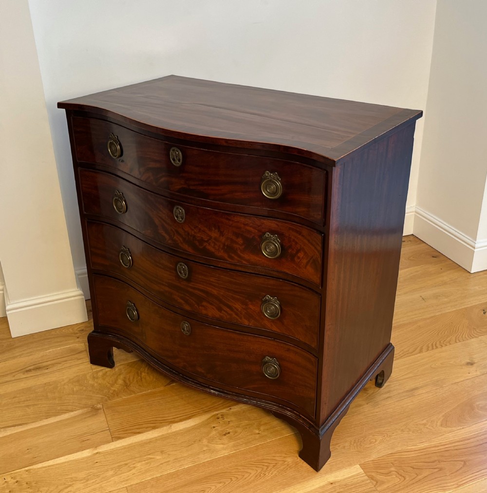 Georgian Mahogany Serpentine Chest of Drawers View V