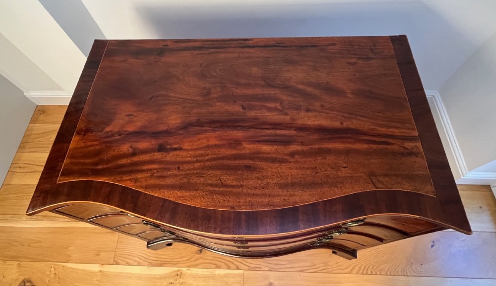 Georgian Mahogany Serpentine Chest of Drawers View VIII