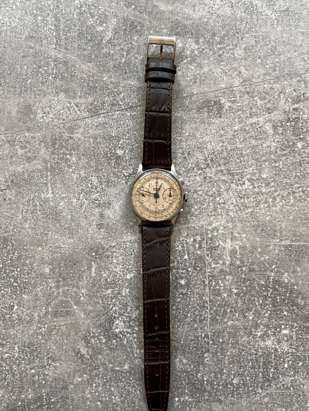 1940's Heuer Chronograph Wristwatch View V