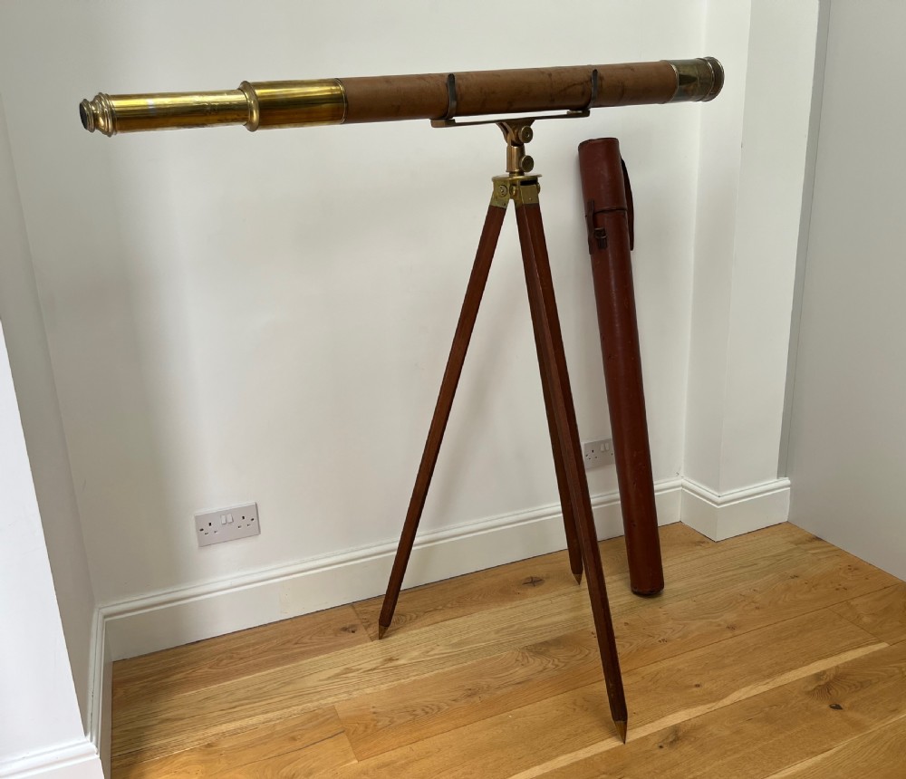 Large Single Draw Telescope with Stand and Case