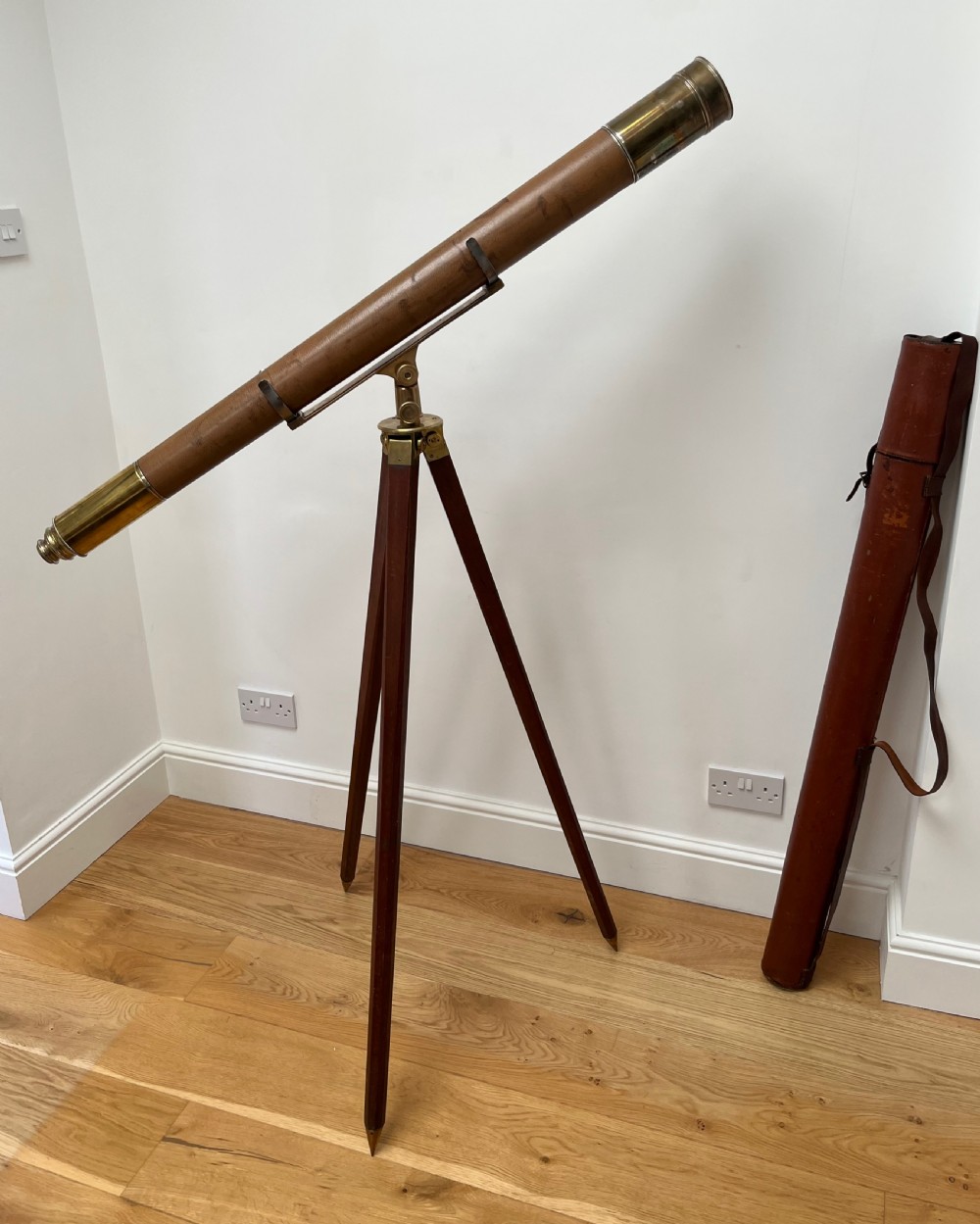 Large Single Draw Telescope with Stand and Case View X