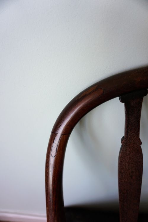 A GEORGE III CARVED MAHOGANY CHAIR BY GILLOWS C1785 - ADDITIONAL PHOTO 3